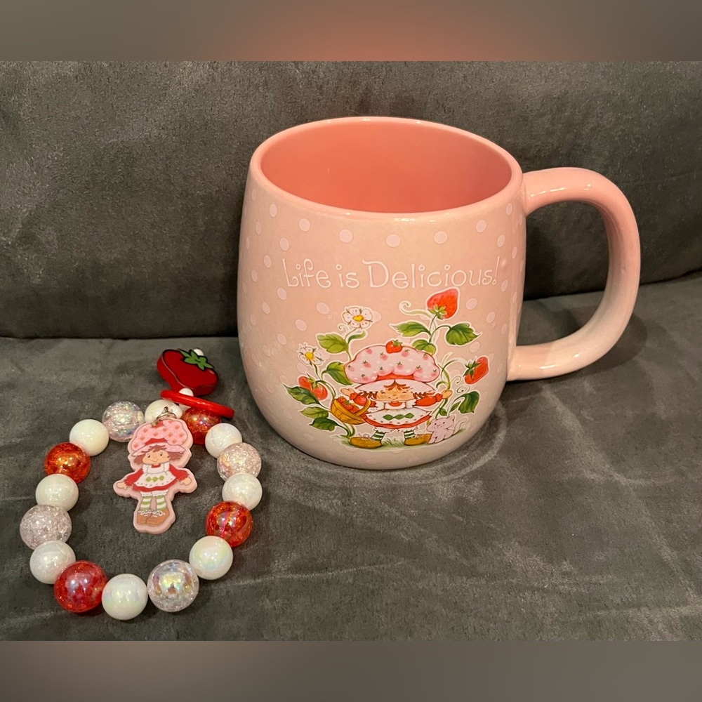 Strawberry Shortcake Extra Large Mug & Keychain New